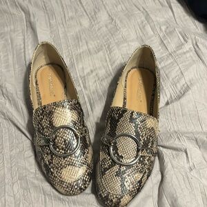 Snakeskin print loafers